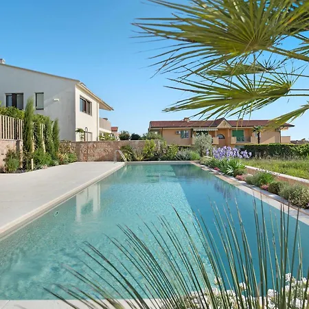 View Garden Pool Exclusive Newly Build