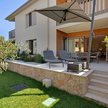 View Garden Pool Exclusive Newly Build *