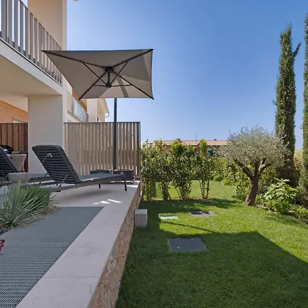 View Garden Pool Exclusive Newly Build Apartamento