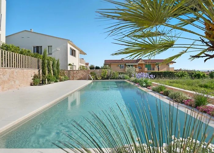 View Garden Pool Exclusive Newly Build